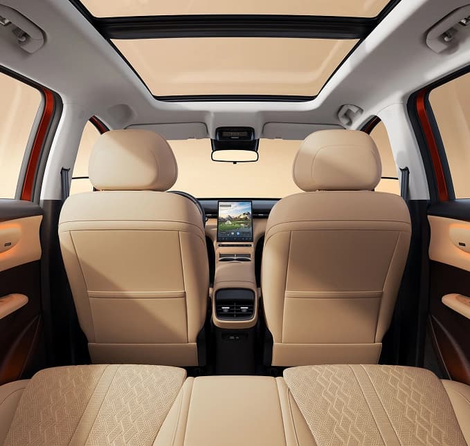 Lepas L6 interior — Power-adjustable front seats (1)